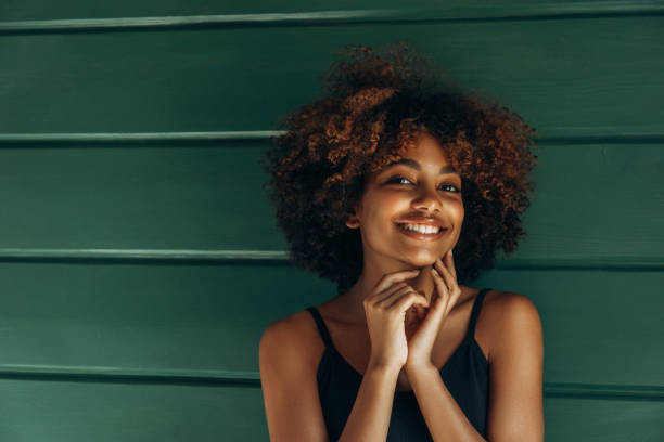 Radiant Confidence: A Natural Beauty in the Moment