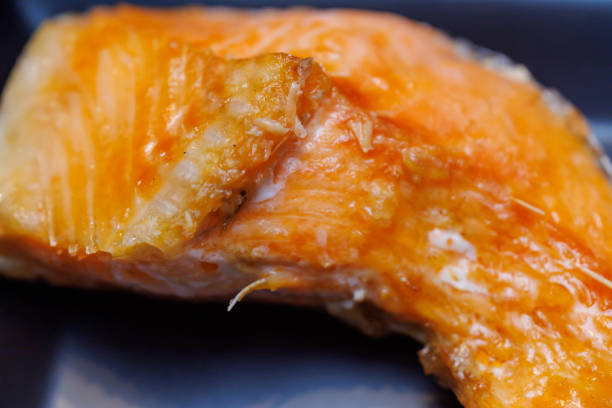 Salt-grilled salmon collar