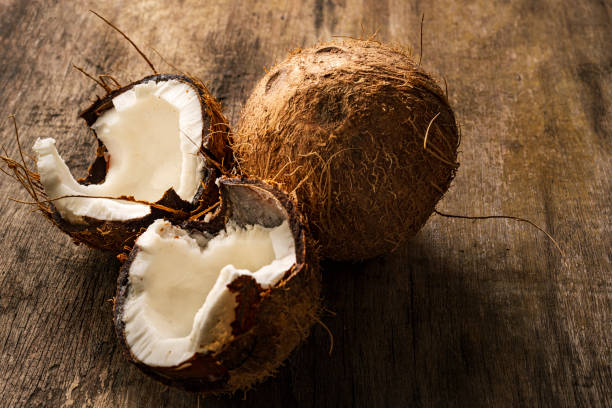 The antioxidants present in shredded coconut help fight oxidative stress in the body. This contributes to reducing the risk of chronic diseases and supports cellular health. Adding a little shredded coconut to your smoothies, yogurt or salads is an easy way to enjoy these benefits.