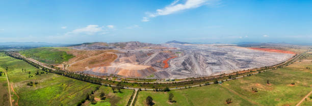 istock D Mine Arthur Outside green closer pan 2198423483