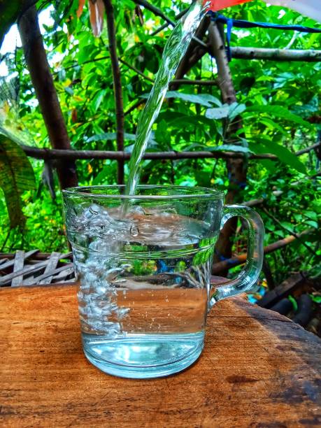 Pour drinking water