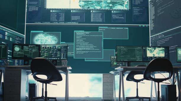 stanza di sicurezza informatica governativa vuota con computer e display software - difesa legale foto e immagini stock