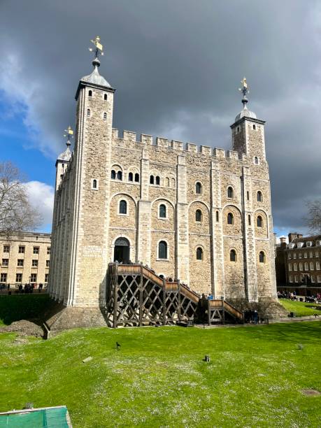 istock Tower of London 2198833701