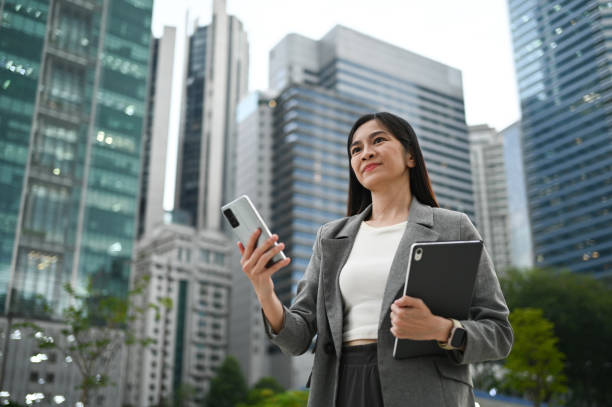 istock On the Move: The Face of Modern Business 2199024788