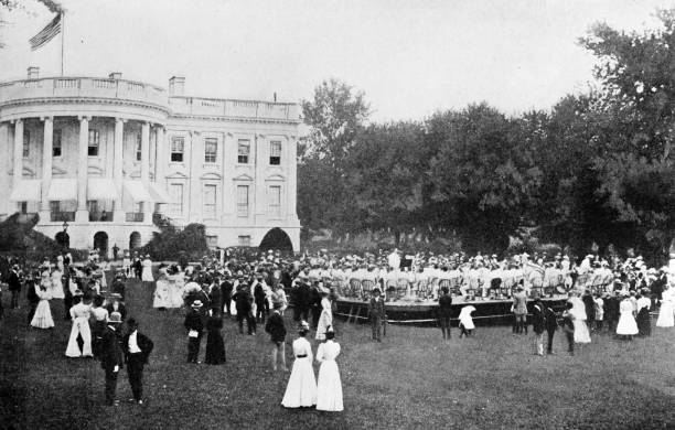 Government Buildings and Royalty palaces of the World: White House, Concert of Military Band