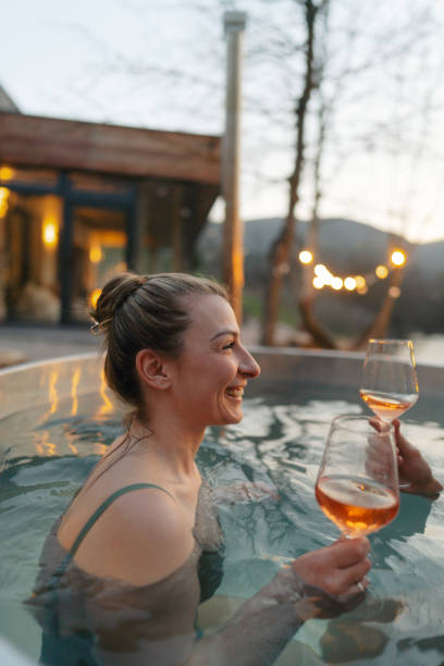 istock Date in a garden tub 2200042429