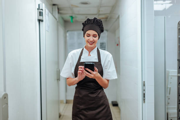 Chef Phone 3,300+ Restaurant Chef Phone Stock Photos, Pictures & Royalty-Free ...