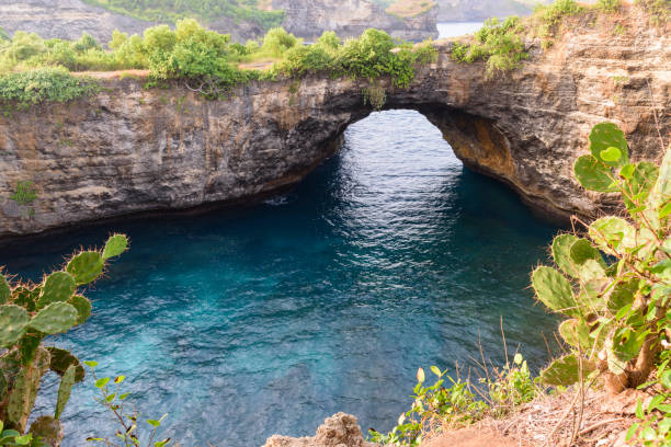 istock Natural Arch at Broken Beach, Nusa Penida, Indonesia 2200141277