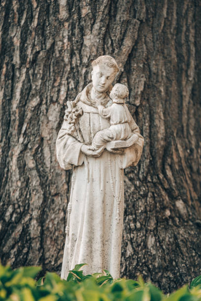 istock Saint Anthony Patron Saint Catholic Religious Statue 2200386650