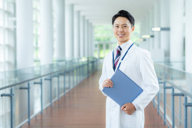 istock Medical workers working in hospitals 2200522243