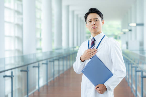 istock Medical workers working in hospitals 2200522250