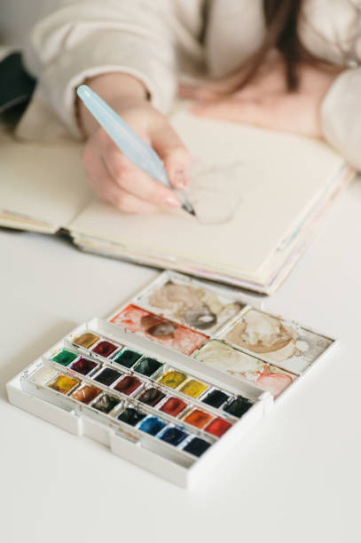 istock Painting with watercolors 2200543129