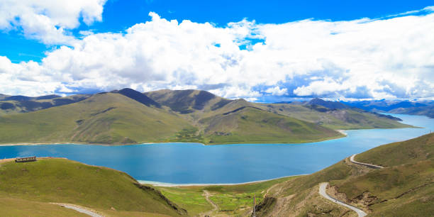 istock Yamdrok Lake, Tibet 2200734796