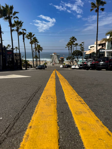 istock Manhattan Beach Boulevard and Manhattan Beach Pier 2200931273