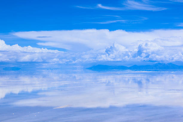 istock Fantastic scenery of Salar de Uyuni 2201033733