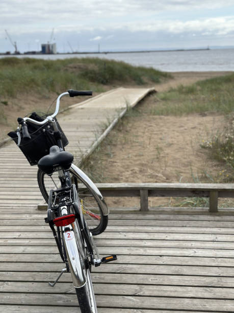 istock Bike to the beach 2201232932
