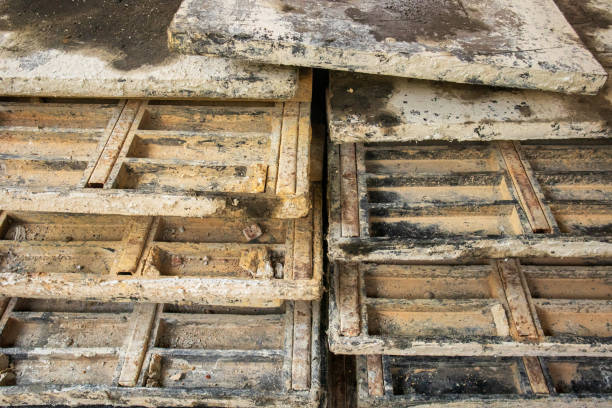 Model wood for temporary structures made of wood. Used for installation as a template in concrete casting and reinforced concrete for various building structures and components.