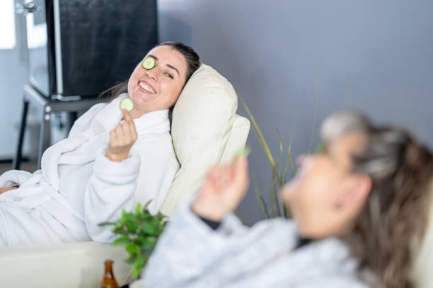 istock Mother's Day Spa Treatment 2201572028