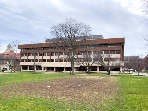 istock Syracuse University School of Information Studies (iSchool) 2201612977