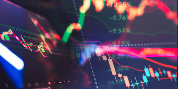 istock Dynamic market analytics: real-time trading and visualization of financial charts 2201646056