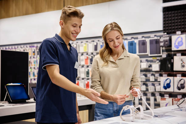 istock Providing Engaging and Exceptional Customer Service at a Modern Technology Store 2201704033