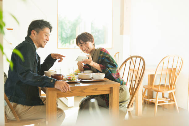 istock Middle-aged couple in a restaurant 2201836297