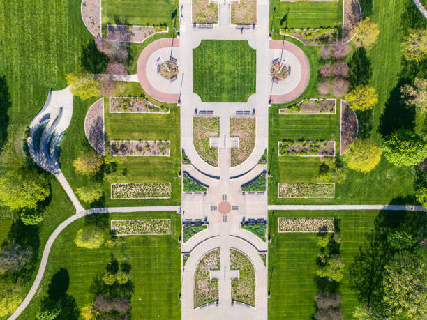 istock Des Moines, Iowa, USA over the Capitol 2201927540