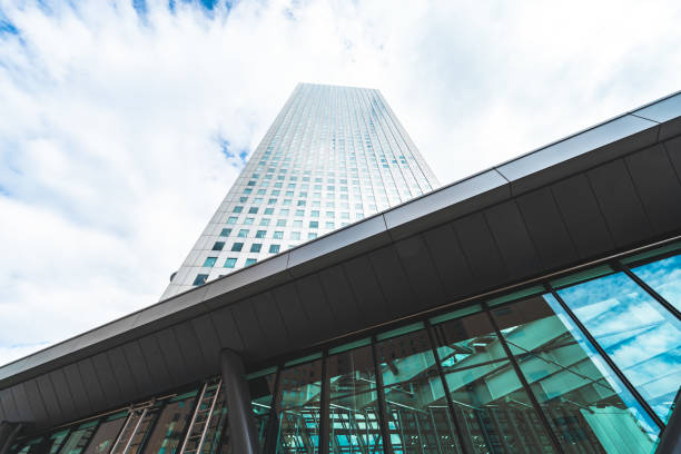 Modern skyscraper rising towards the sky in tokyo, japan, showcasing urban architecture and modern design
