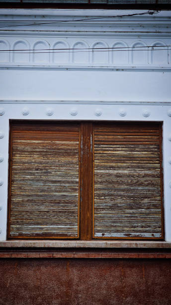 istock facade of an old house 2202157455