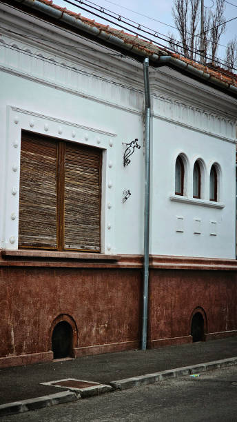 istock facade of an old house 2202157457
