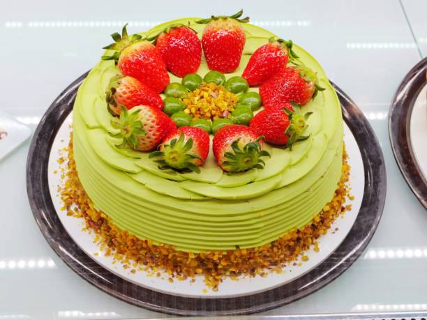 Strawberry and Pistachio Cake