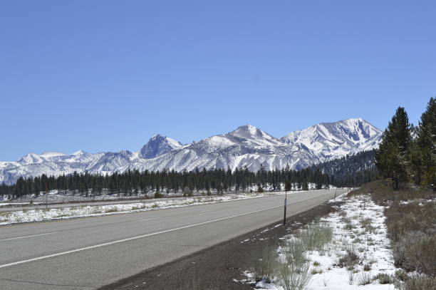 istock Wild West US lake view 2202430134