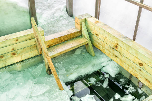 istock Hot tub in winter 2202576699
