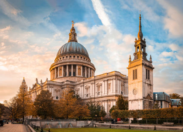 istock St. Paul's cathedral at sunset 2202791550