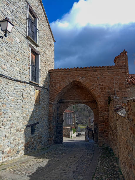 istock Historic stone gate of the River Gate in Yanguas, Spain 2202863568