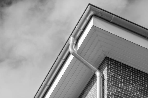 PVC Pipe Down Spout Connected with Stainless Steel Rain Gutter