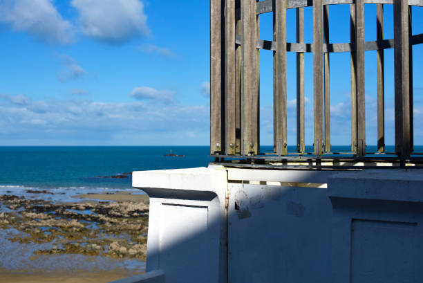 Saint-Quay-Portrieux, piscine naturelle et plongeoir - Côtes d’Armor, Bretagne