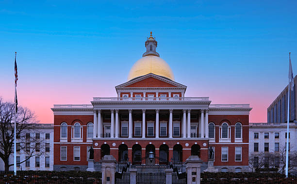 istock The Massachusetts State House at dawn 2203050976