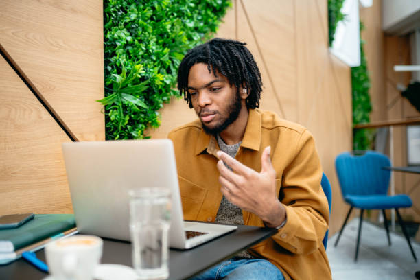 istock Texting you from a coffee shop 2203133928