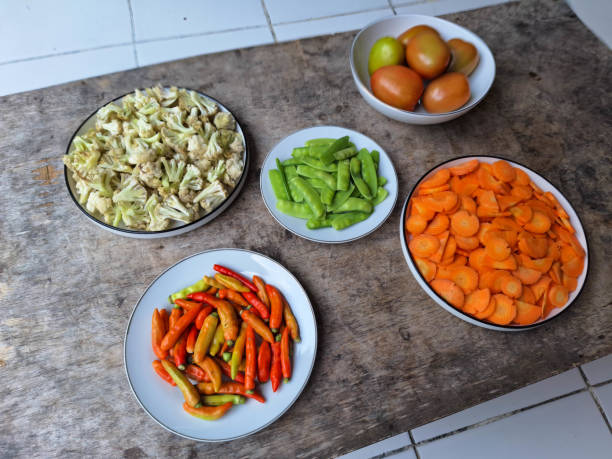 istock Various Of Vegetable On A Plate. 2203182524