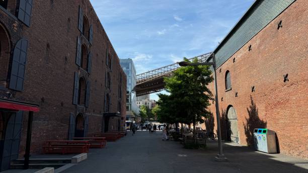 istock Dynamic NYC street view at Brooklyn Dumbo 2203278824