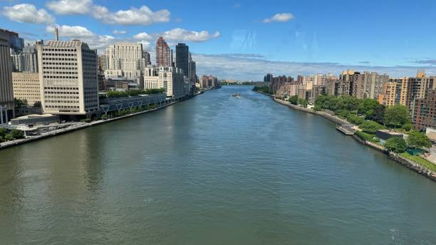istock Roosevelt Island New York 2203279411