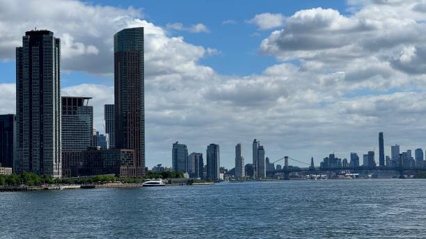 istock Roosevelt Island New York 2203279562