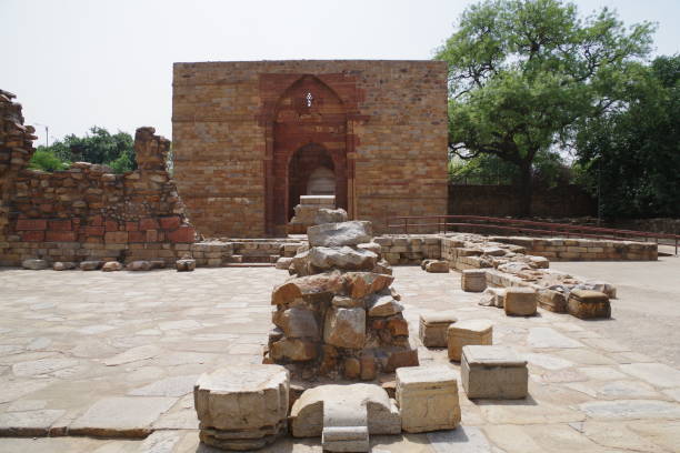 istock Qutb Minar in Delhi 2203532048