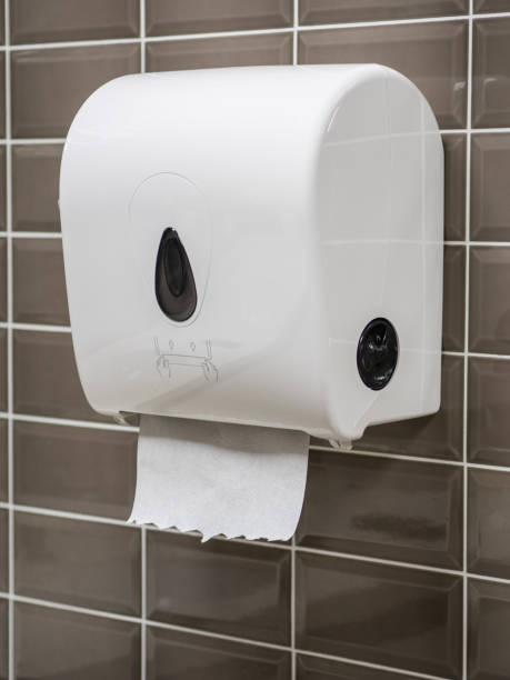 In modern bathrooms in shopping malls or restaurants, there are often boxes of tissue paper for customers to use for their convenience without charge.