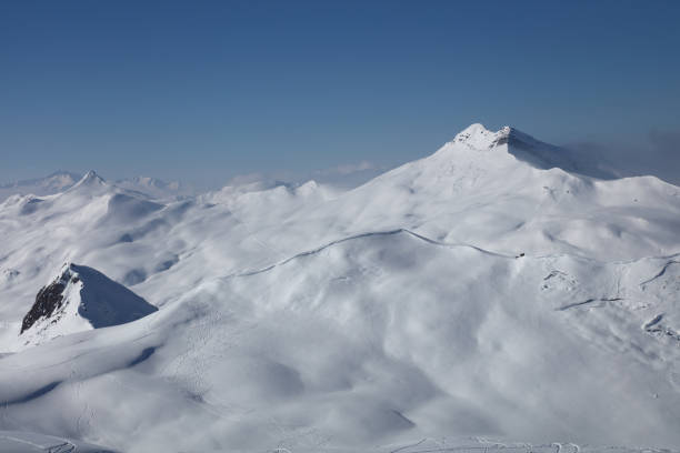 istock Berge um Davos / Mountains around Davos 2204017723