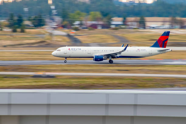 Seattle, Washington, United States - August 16, 2006: Alaska Airline Plane  Connected At Both Front Doors At Terminal