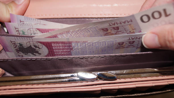 istock Azerbaijan money manat 2204388296