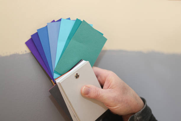 Color wheel for choosing paint tone