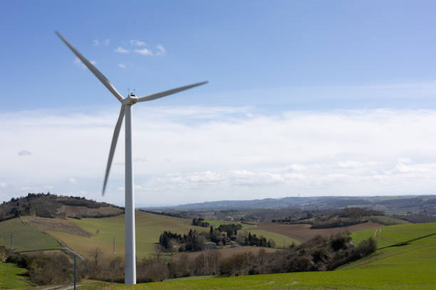 turbine being actionned by the wind in a particularly windy location